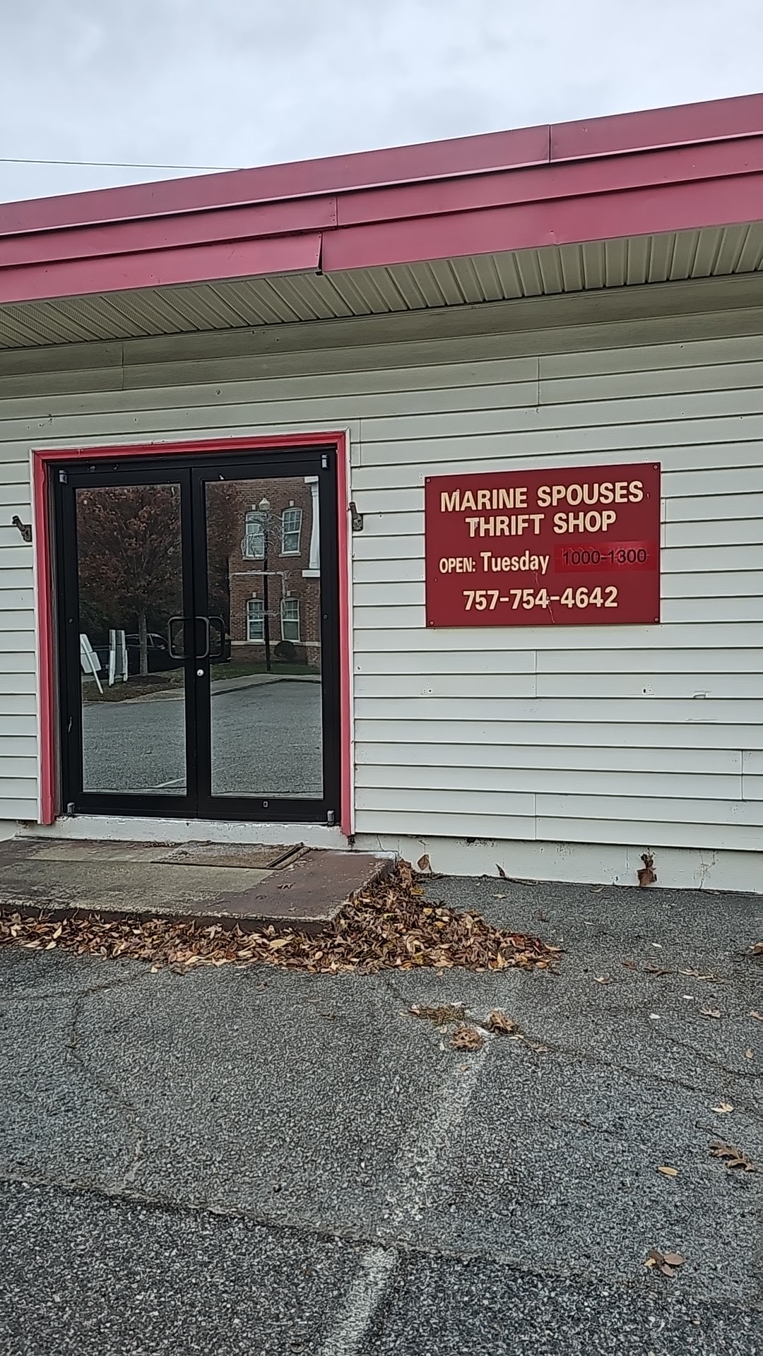 Marine Spouses Club Thrift Store in Norfolk