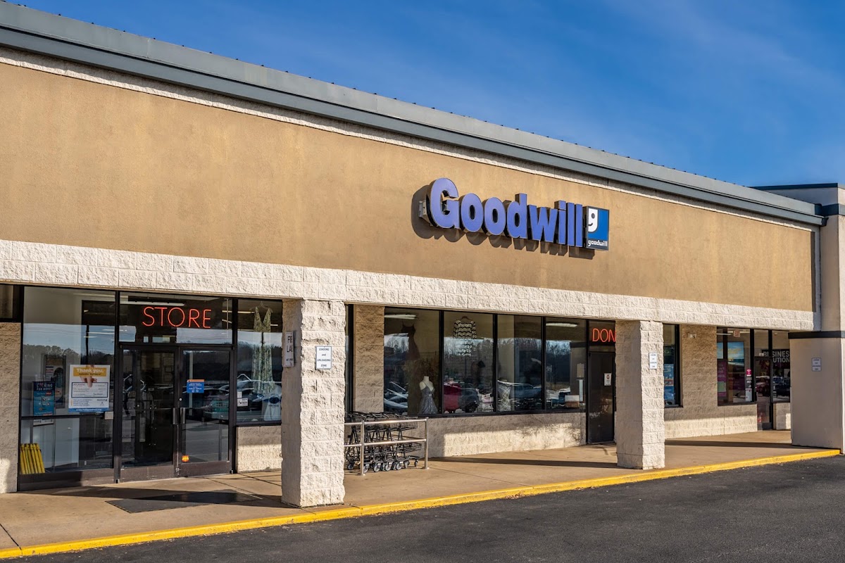 Goodwill Store - Louisa in Louisa