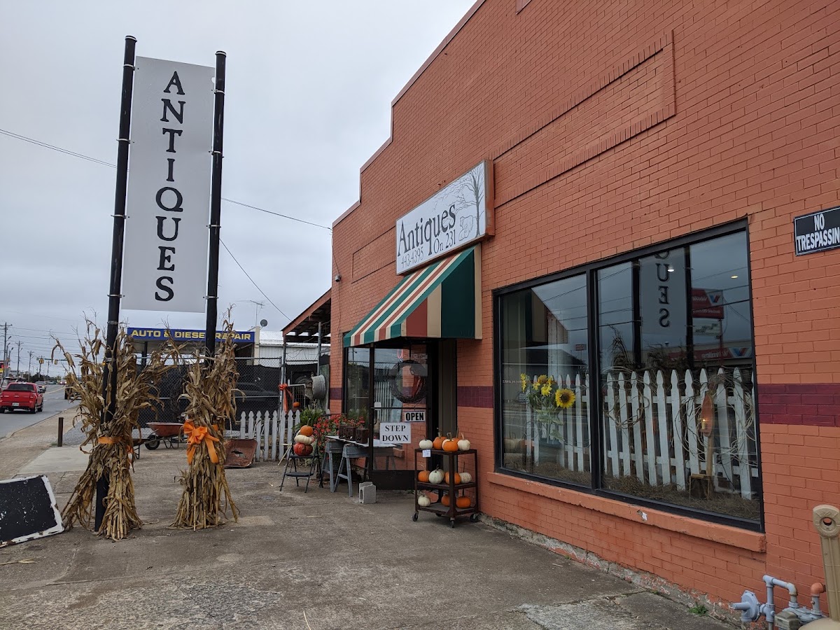 Antiques On 231 in Lebanon
