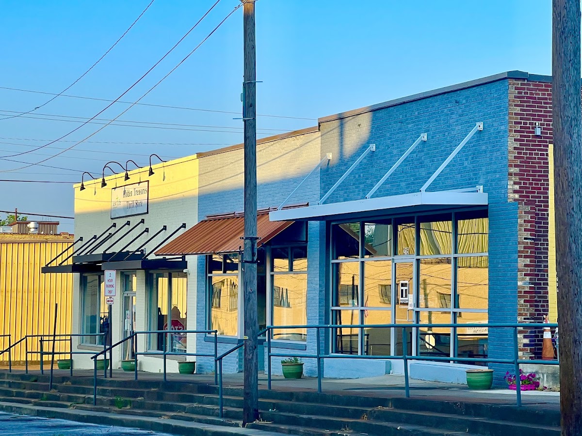 Hidden Treasures Thrift Shop in Dyersburg