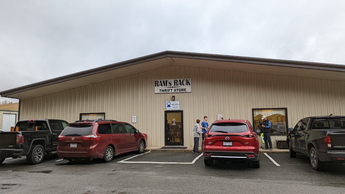 Rams Rack Thrift Store in Newland