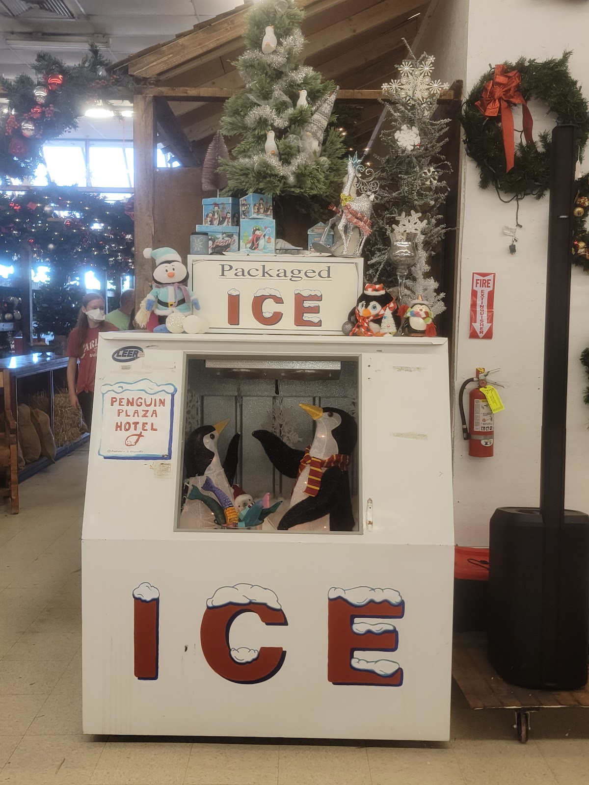 KARM Stores Christmas in Knoxville