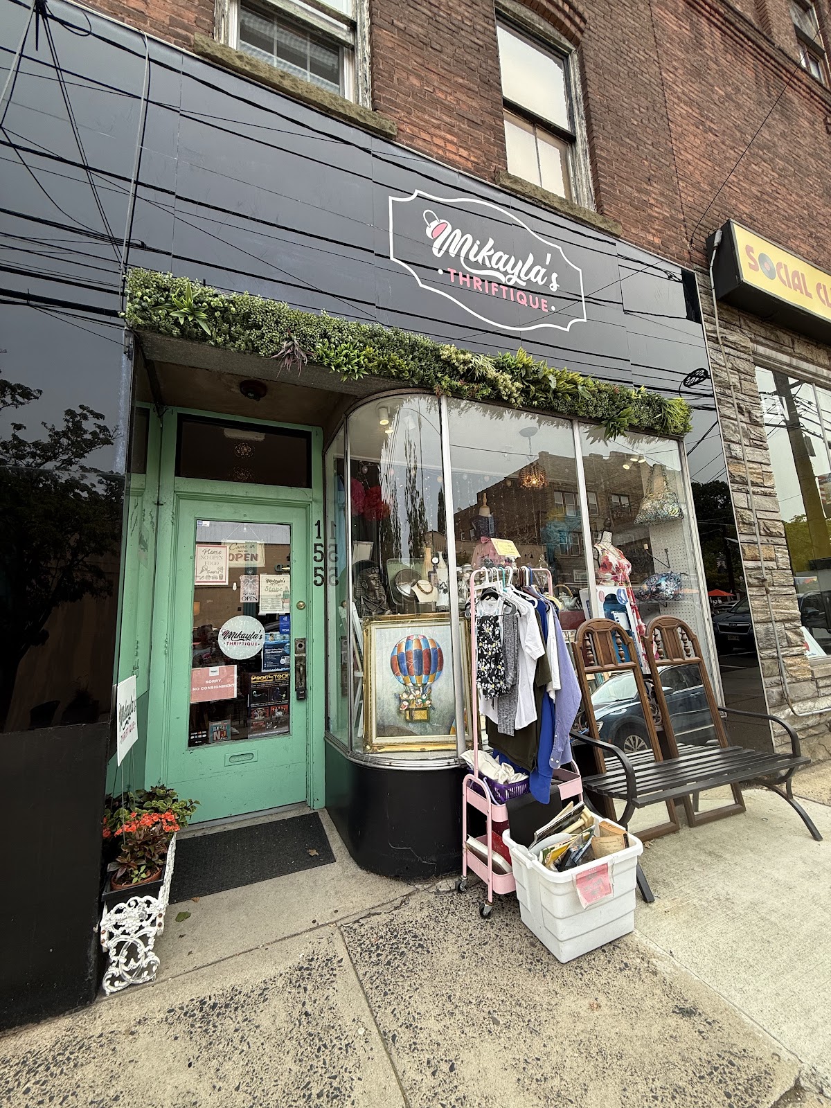 Mikayla’s Thriftique in Rutherford