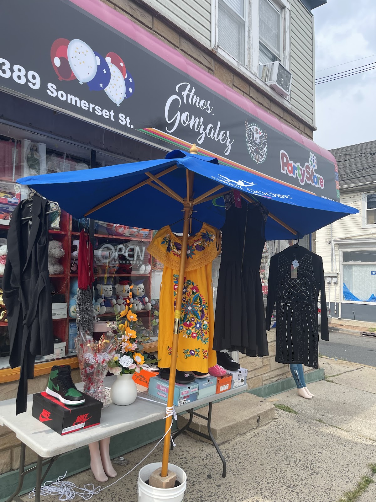 Hermanos Gonzalez. For sale store in Franklin Township