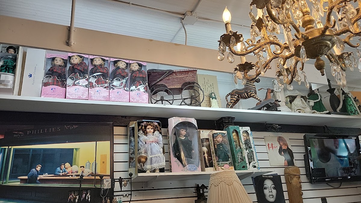 Dream finds Thrift shop in Brooklyn