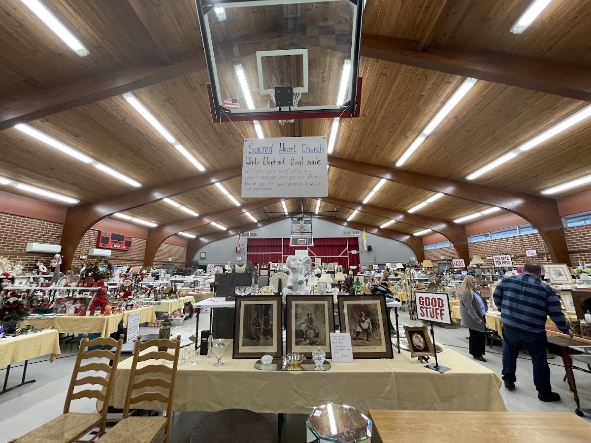 White Elephant Sale in Island Park