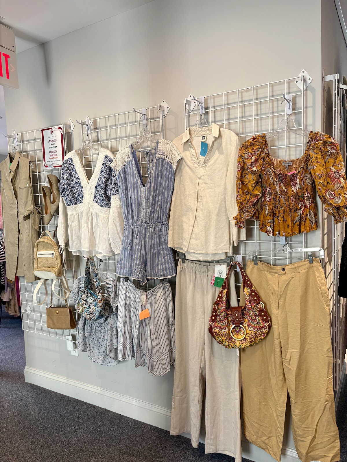 Junior League of Summit Thrift Shop in Summit