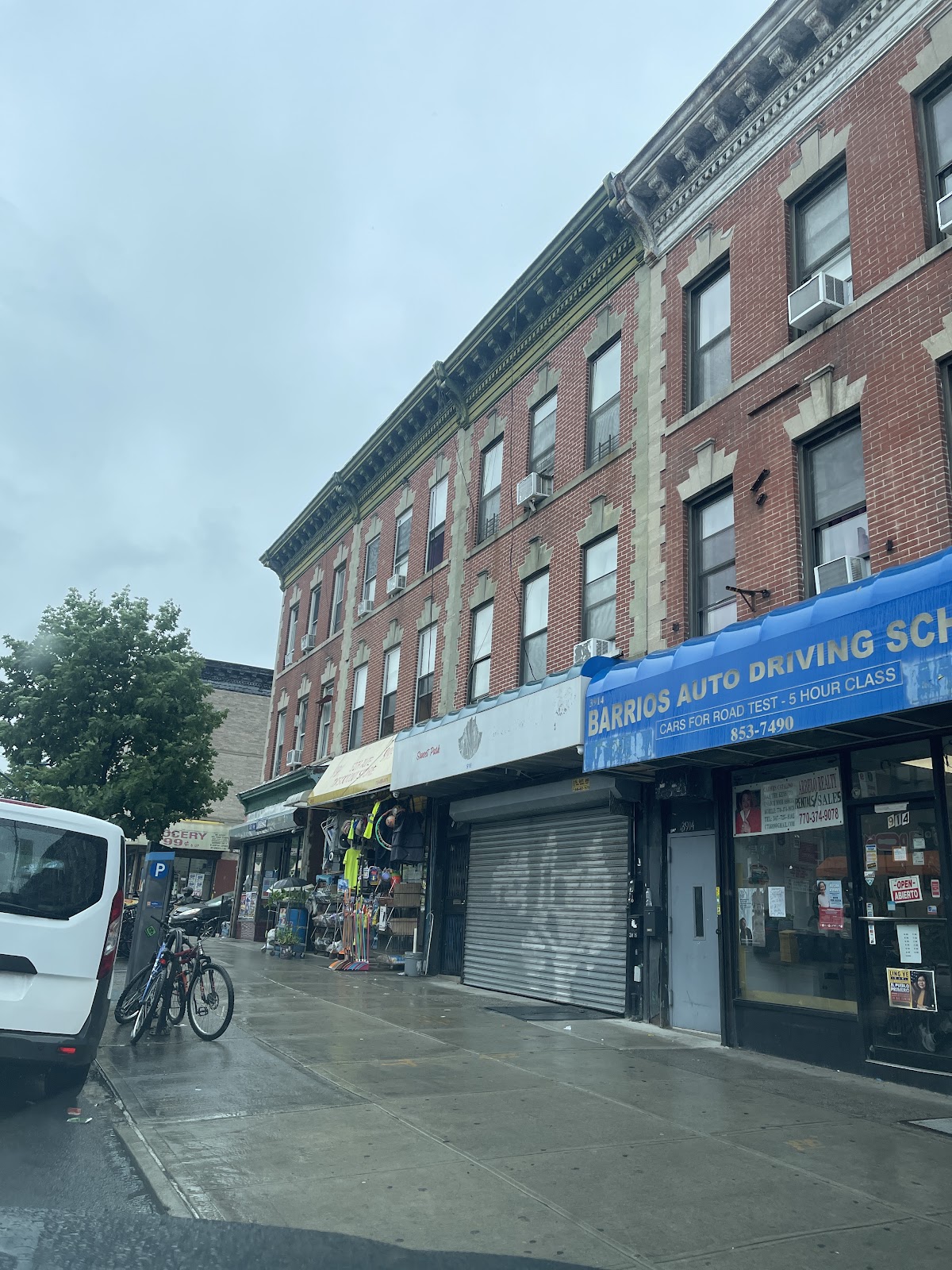 La Boutique Retroactive in Brooklyn