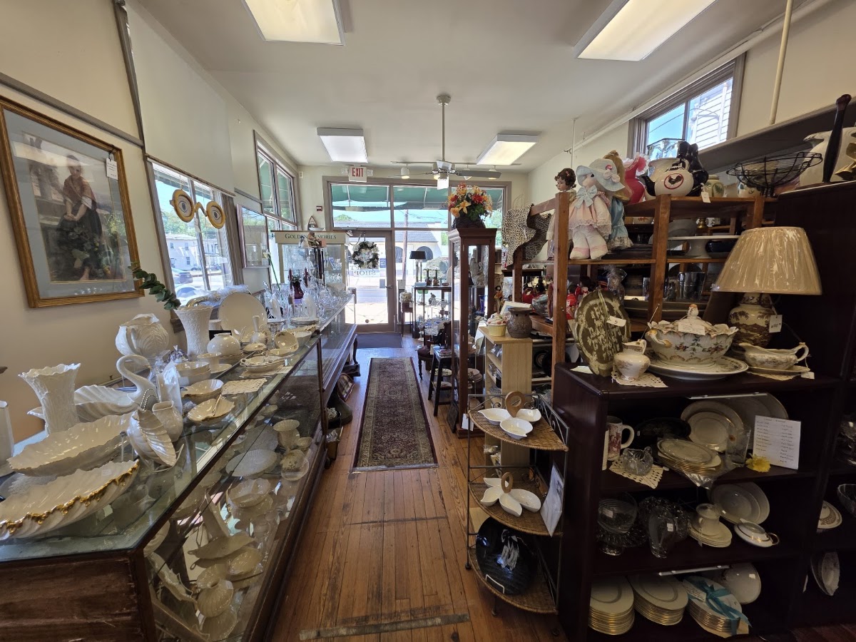 Moorestown Friends School Thrift Shop in Moorestown