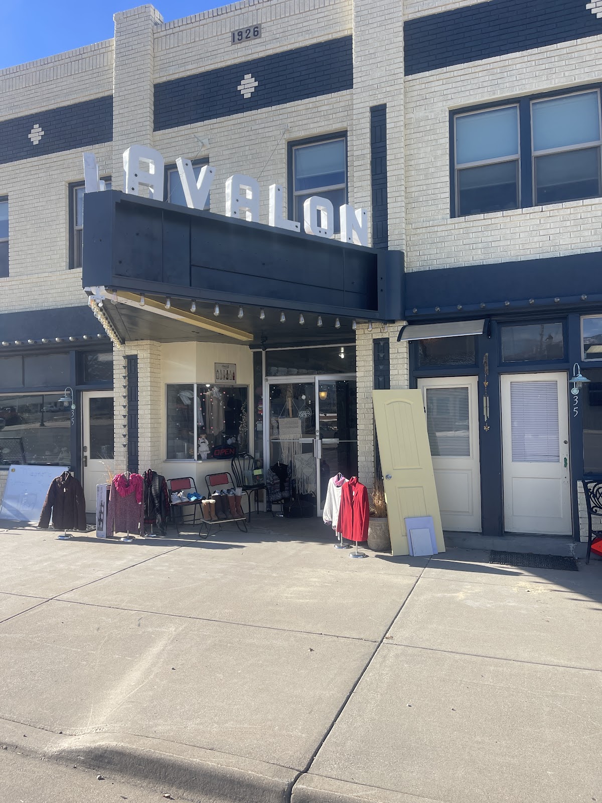 Brechó Thrift Boutique in Fillmore