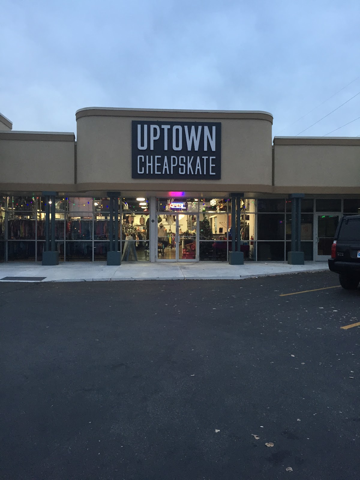 Uptown Cheapskate Murray in Murray
