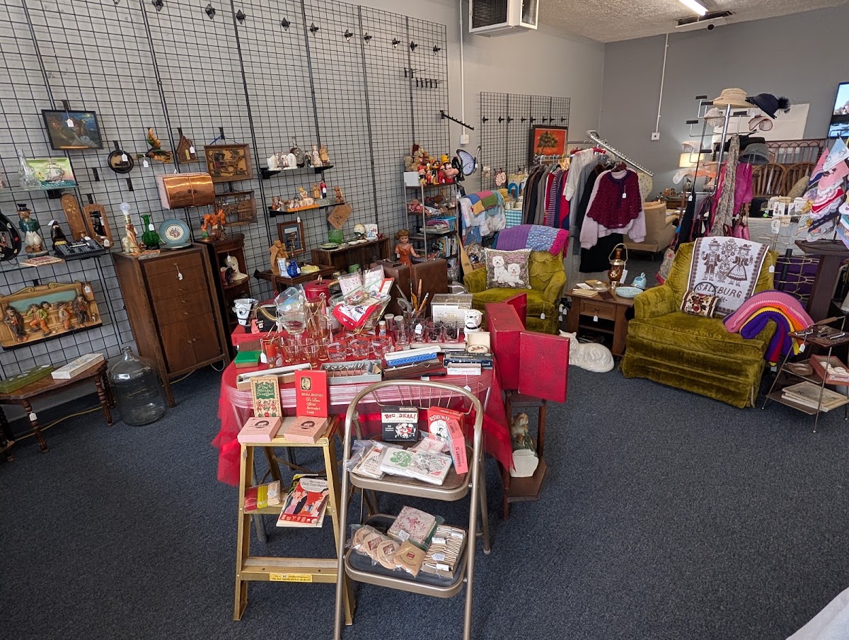 Burque Treasures & Thrift in Albuquerque