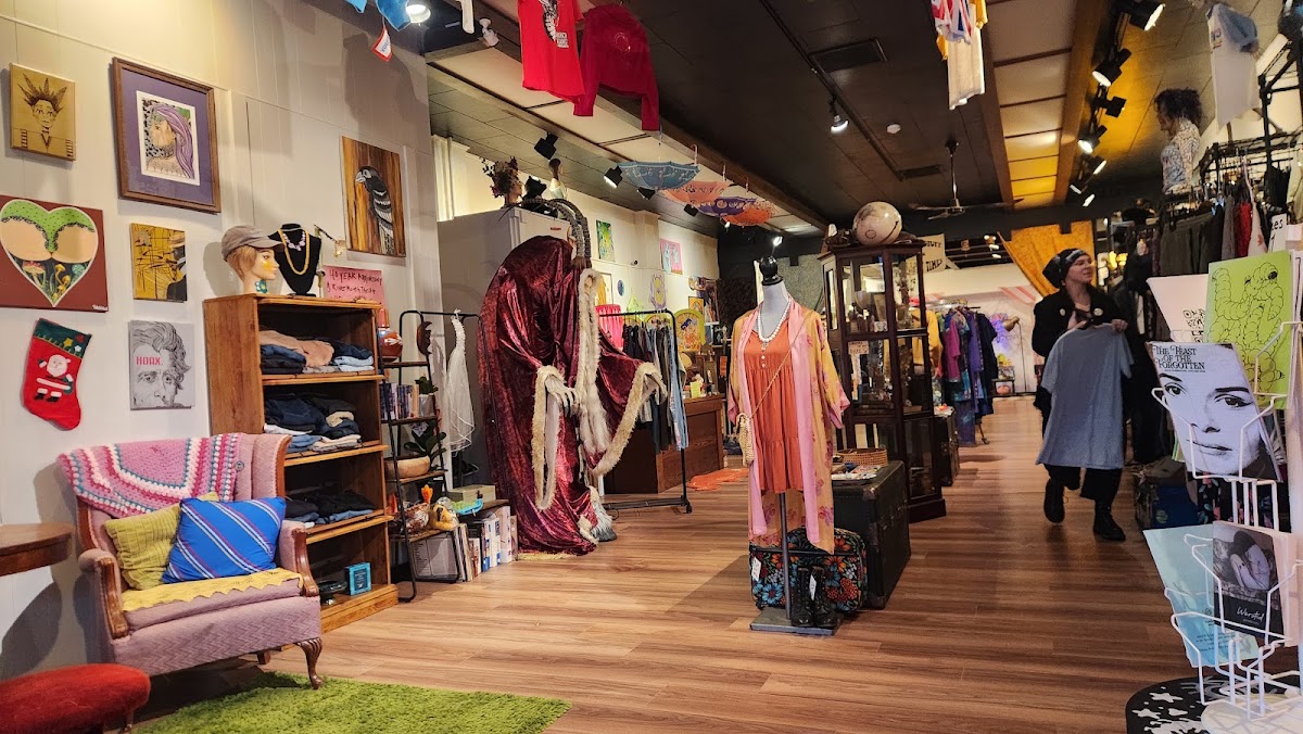 River Mouth Vintage & Thrift in Astoria