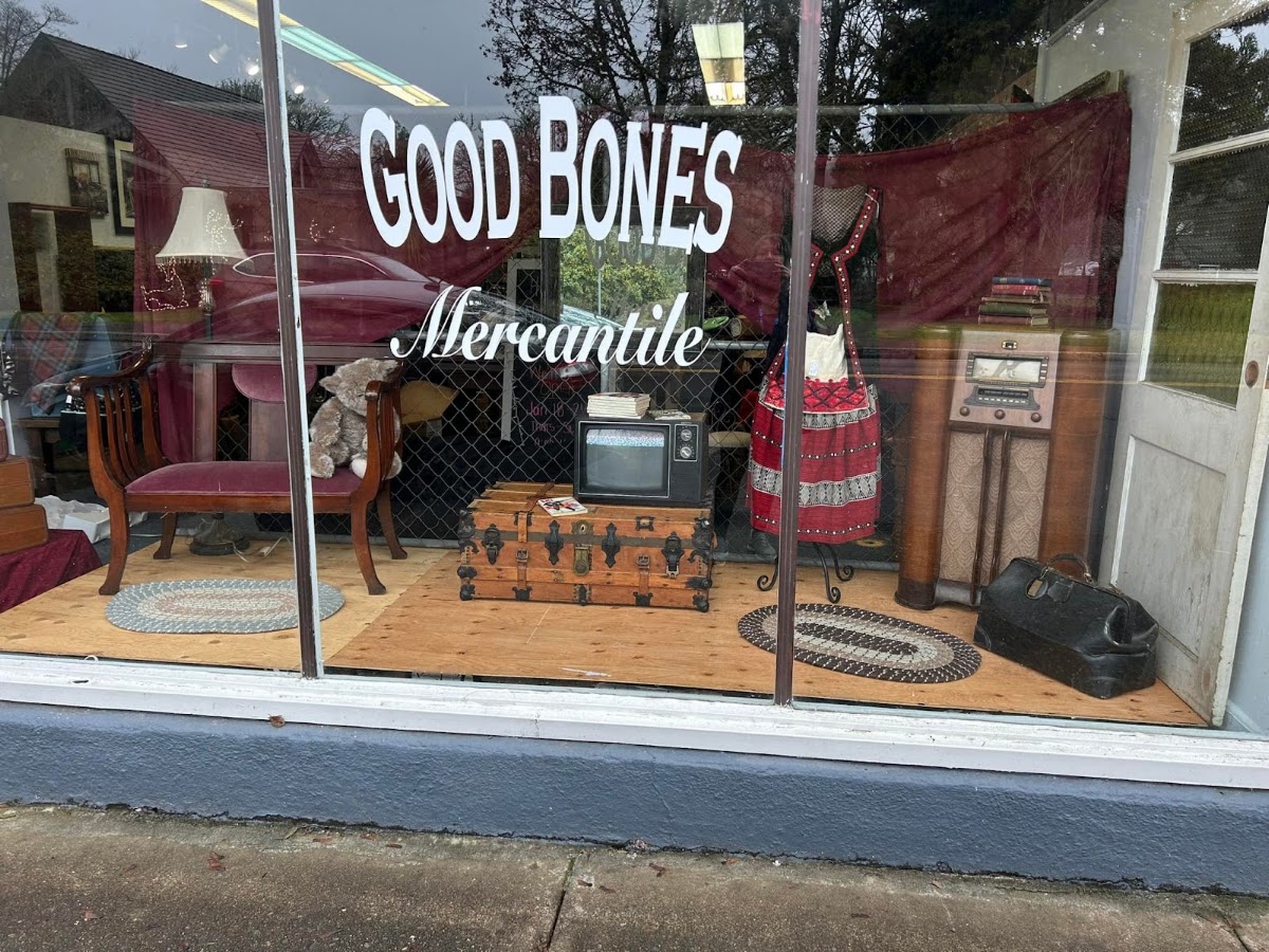 Good Bones Mercantile in Cottage Grove