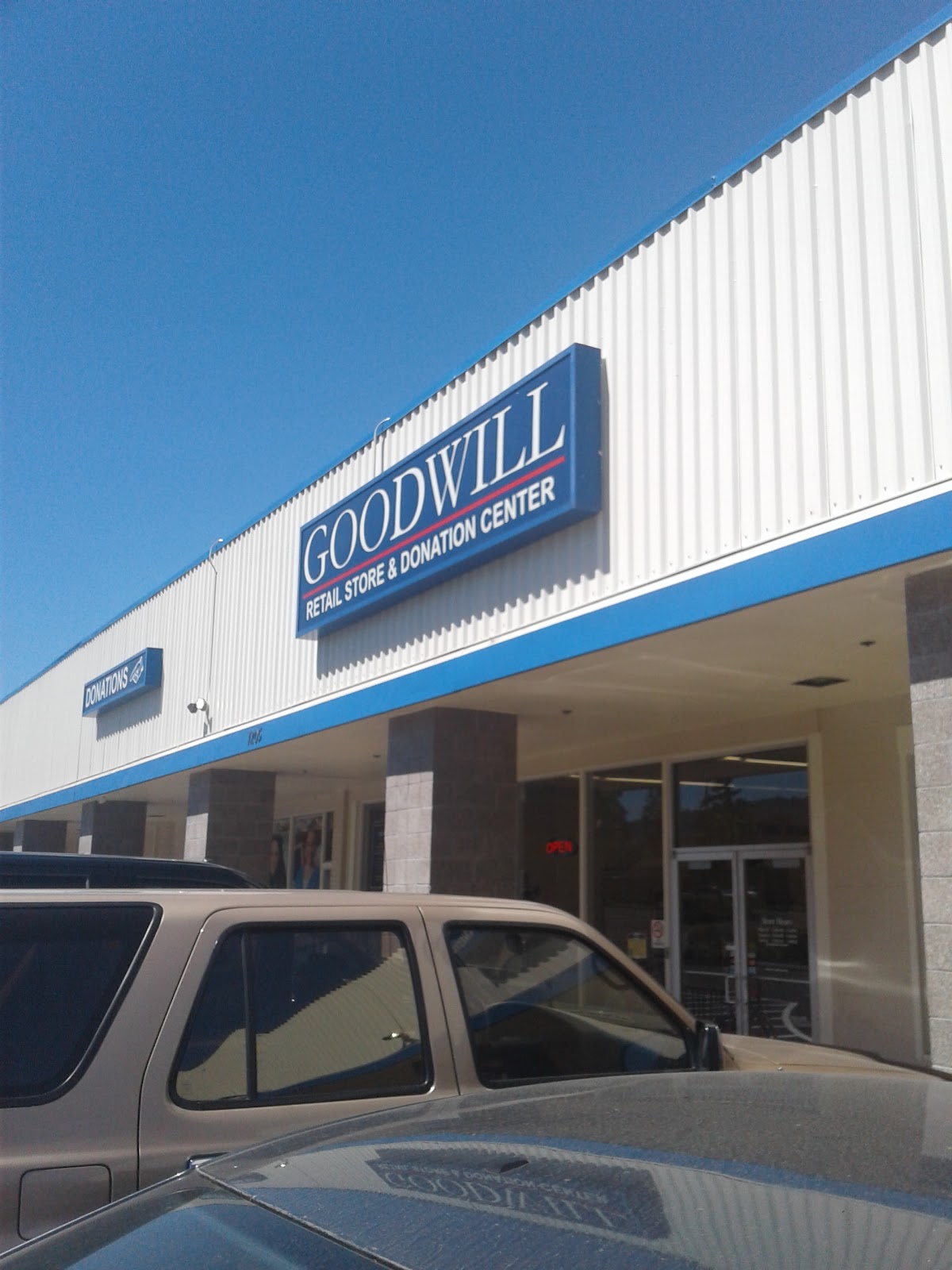 Goodwill Retail Store and Donation Center in Cottage Grove