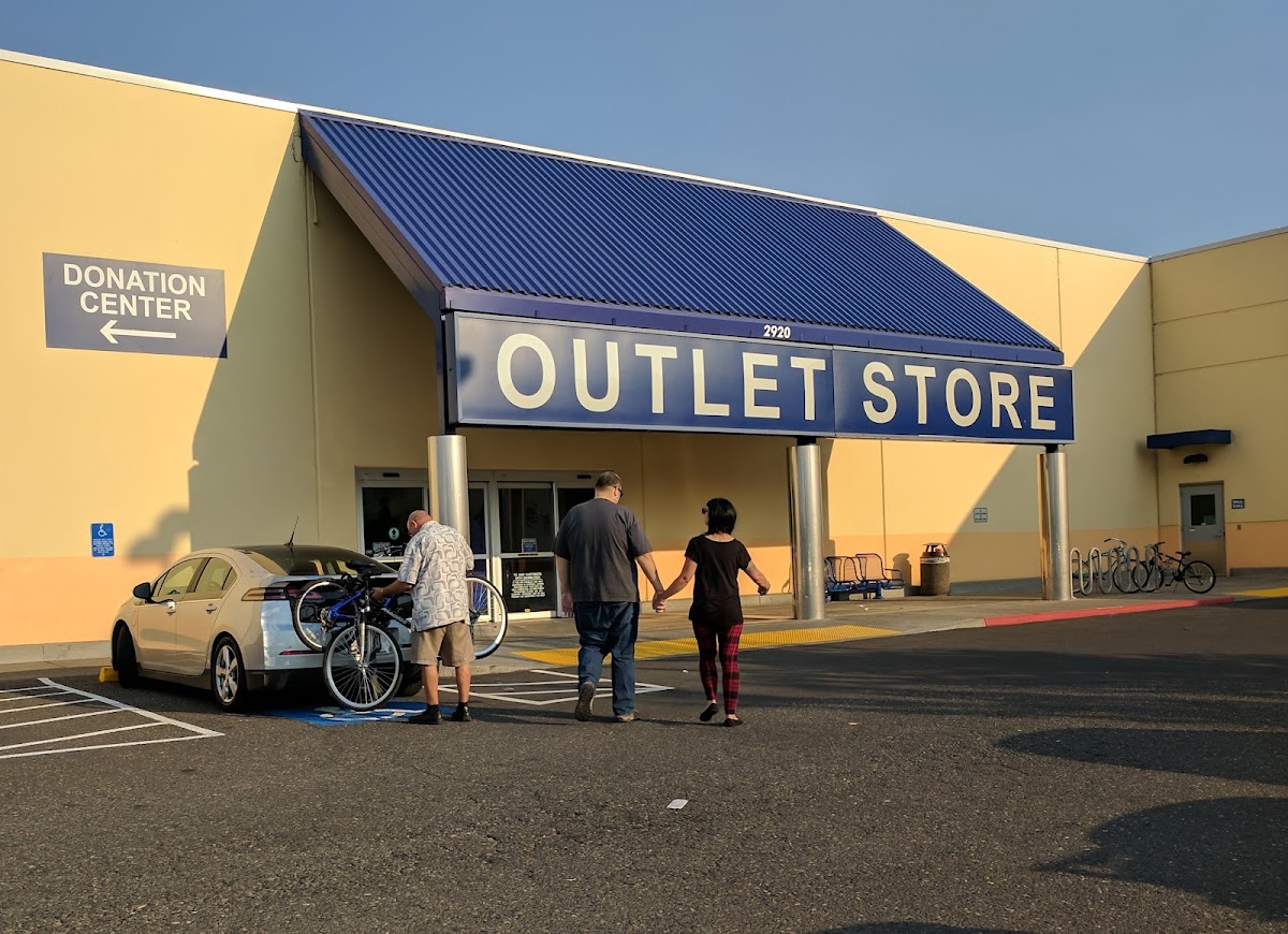 Goodwill Industries Outlet of the Columbia Willamette in Hillsboro