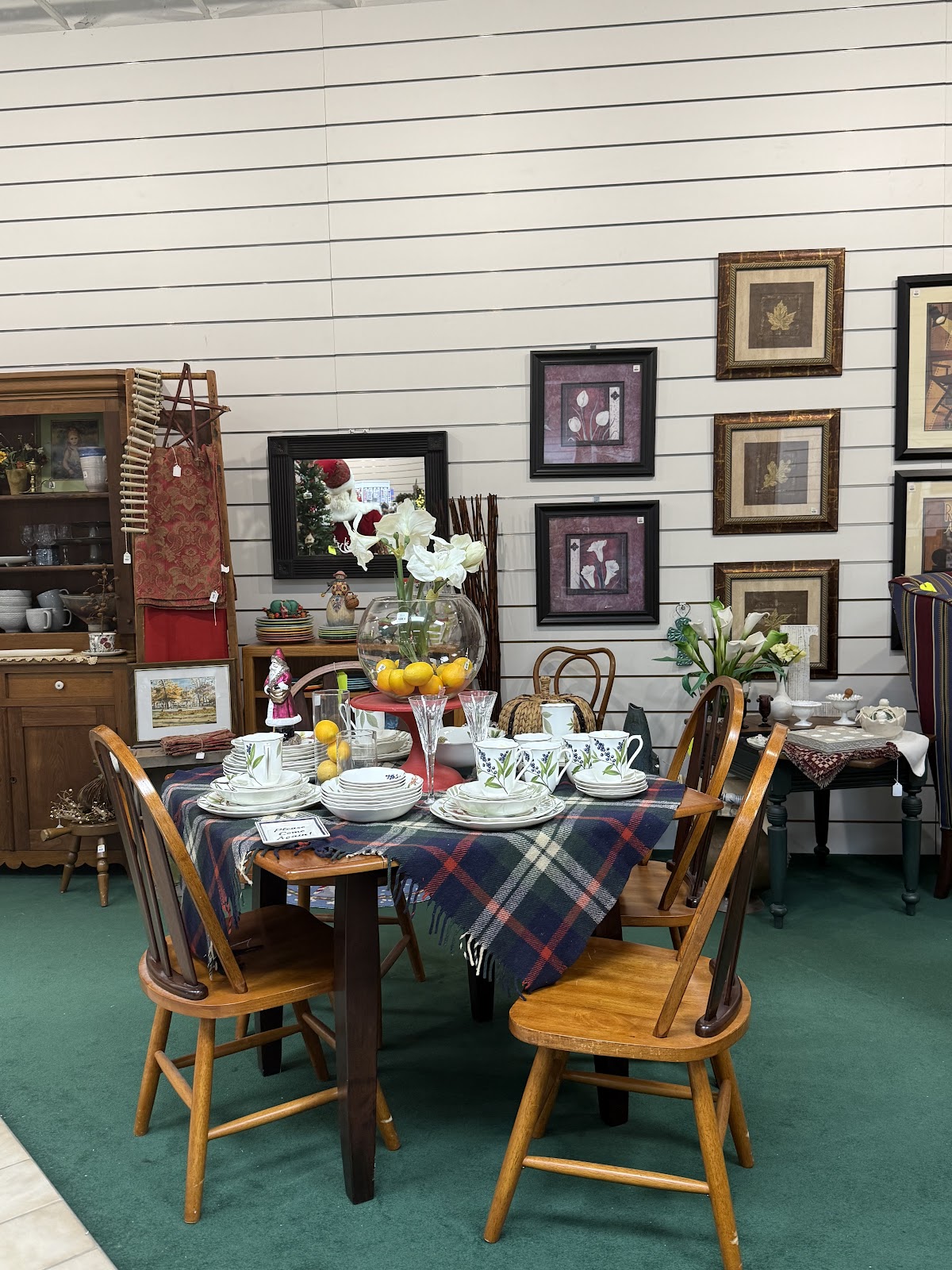 The Pickin Chicks Upscale Resale, Gifts and More in Loves Park
