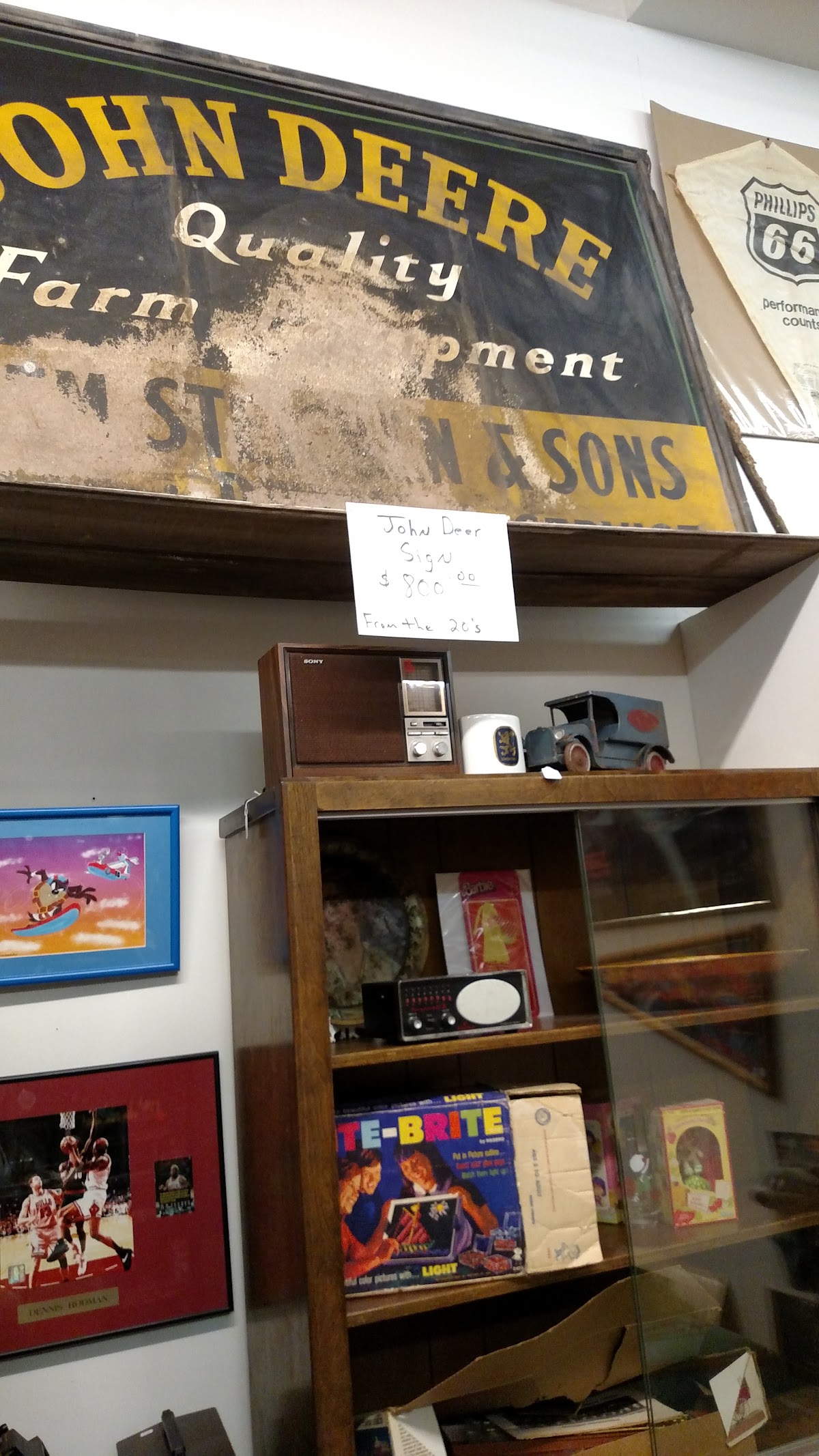 Old Theatre Antiques & Resale in Wilmington