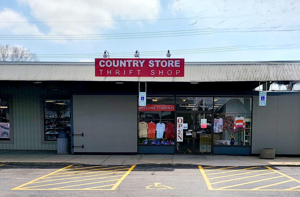 Country Store Thrift Shop in DeKalb