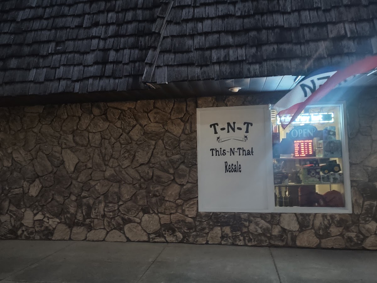 This-N-That Resale Store in Watseka