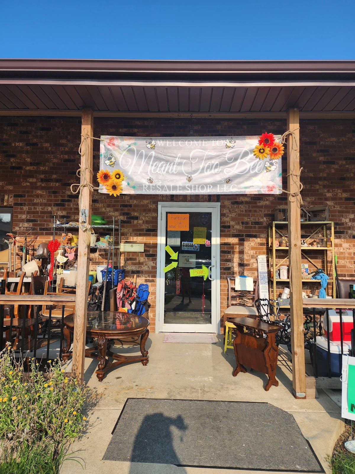 Meant To Bee Resale Shop LLC in Carlyle