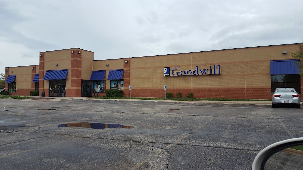 Goodwill Store & Donation Center in Carol Stream