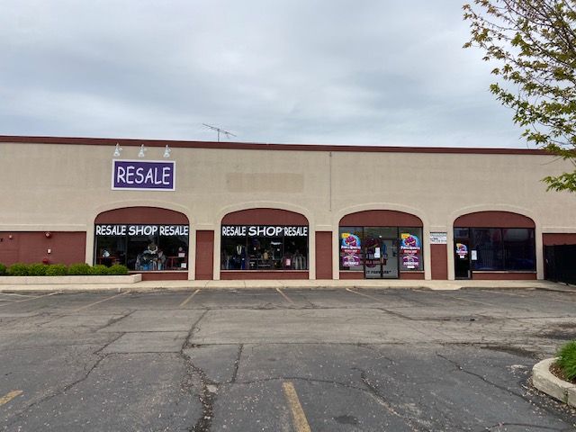 Purple Manatee Resale Shop in Lombard