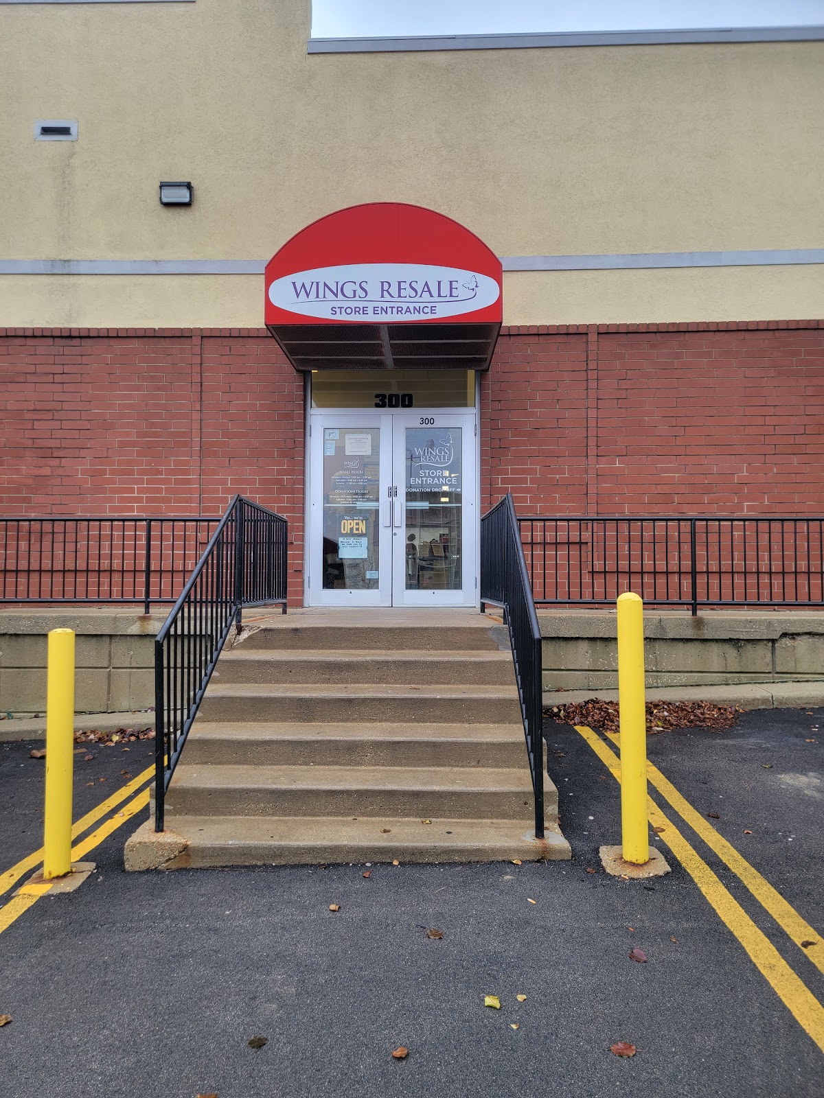 WINGS Resale Store in Schaumburg