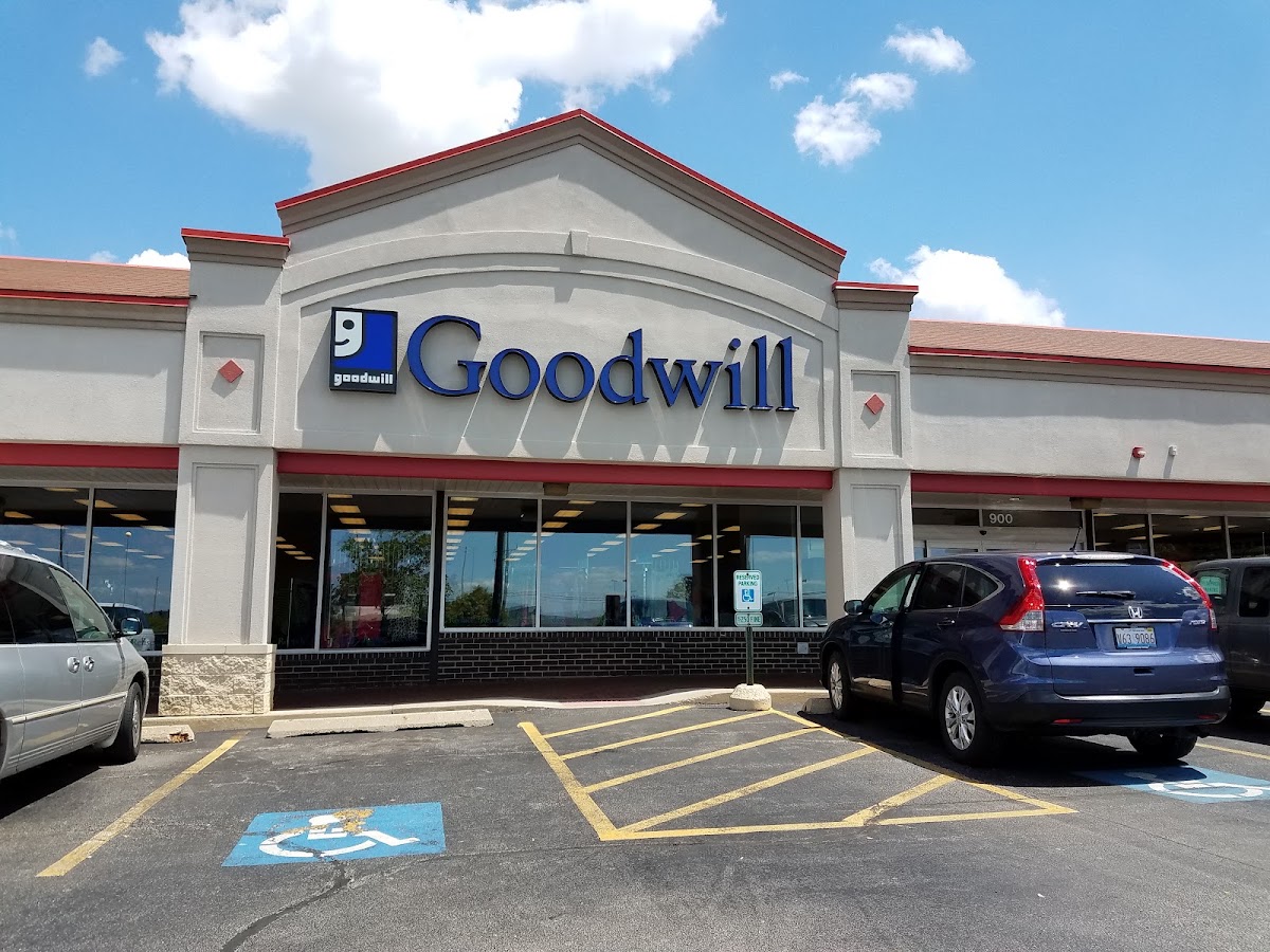 Goodwill Store & Donation Center in Arlington Heights