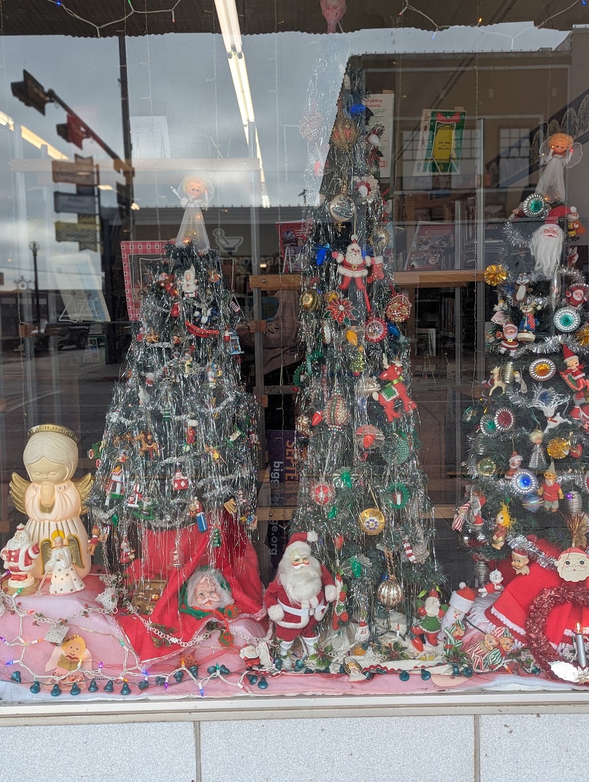 Gems & Junk in Beatrice