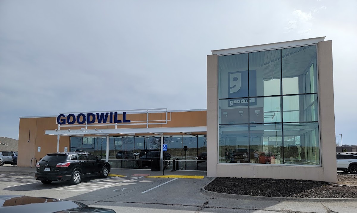 Goodwill Retail Store & Donation Center in Papillion