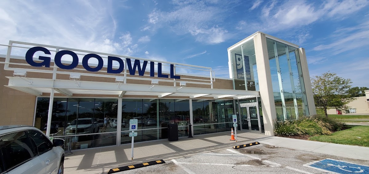 Goodwill Retail Store & Donation Center in Bellevue