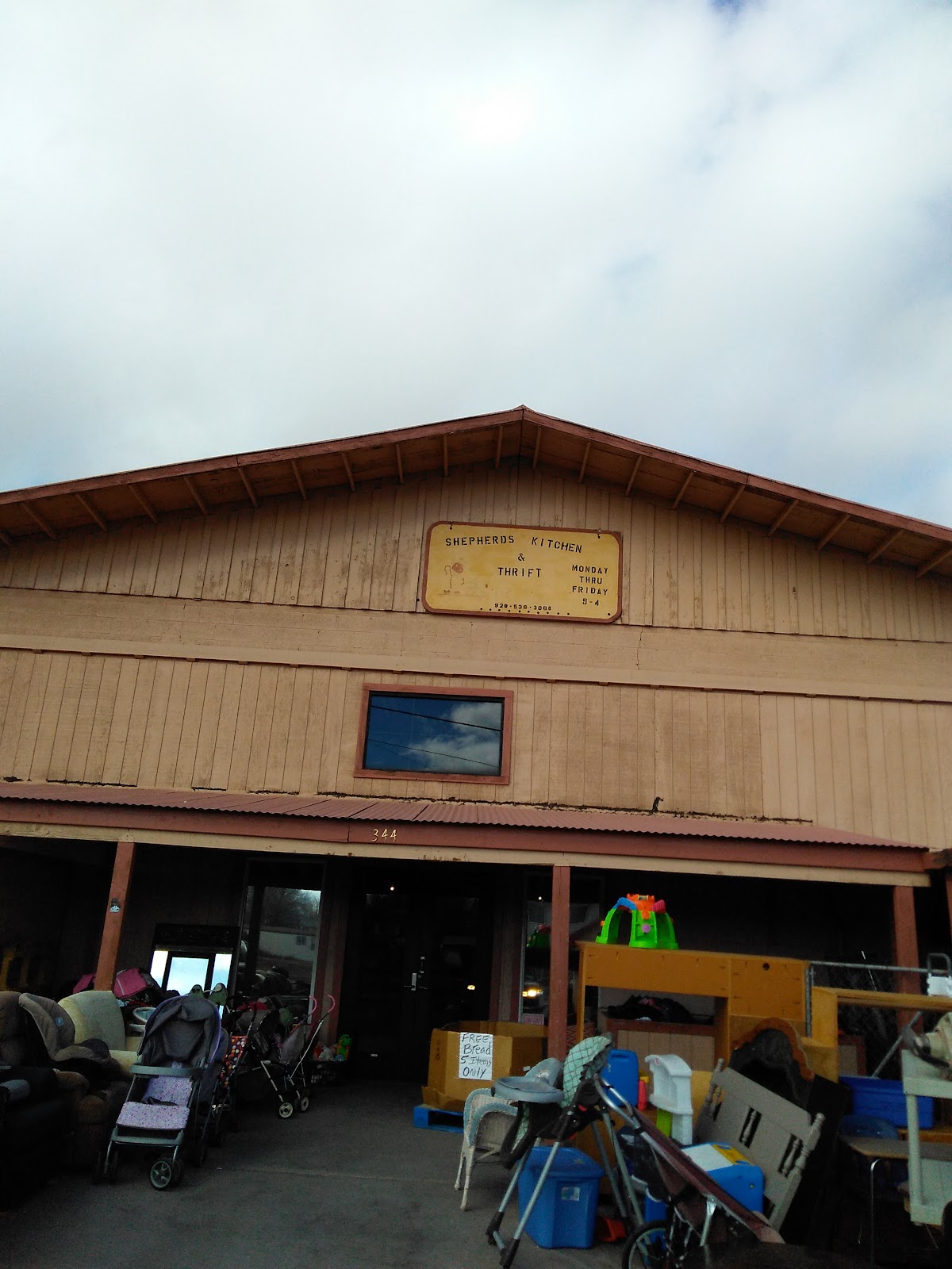 Shepherd's Kitchen & Thrift in Snowflake