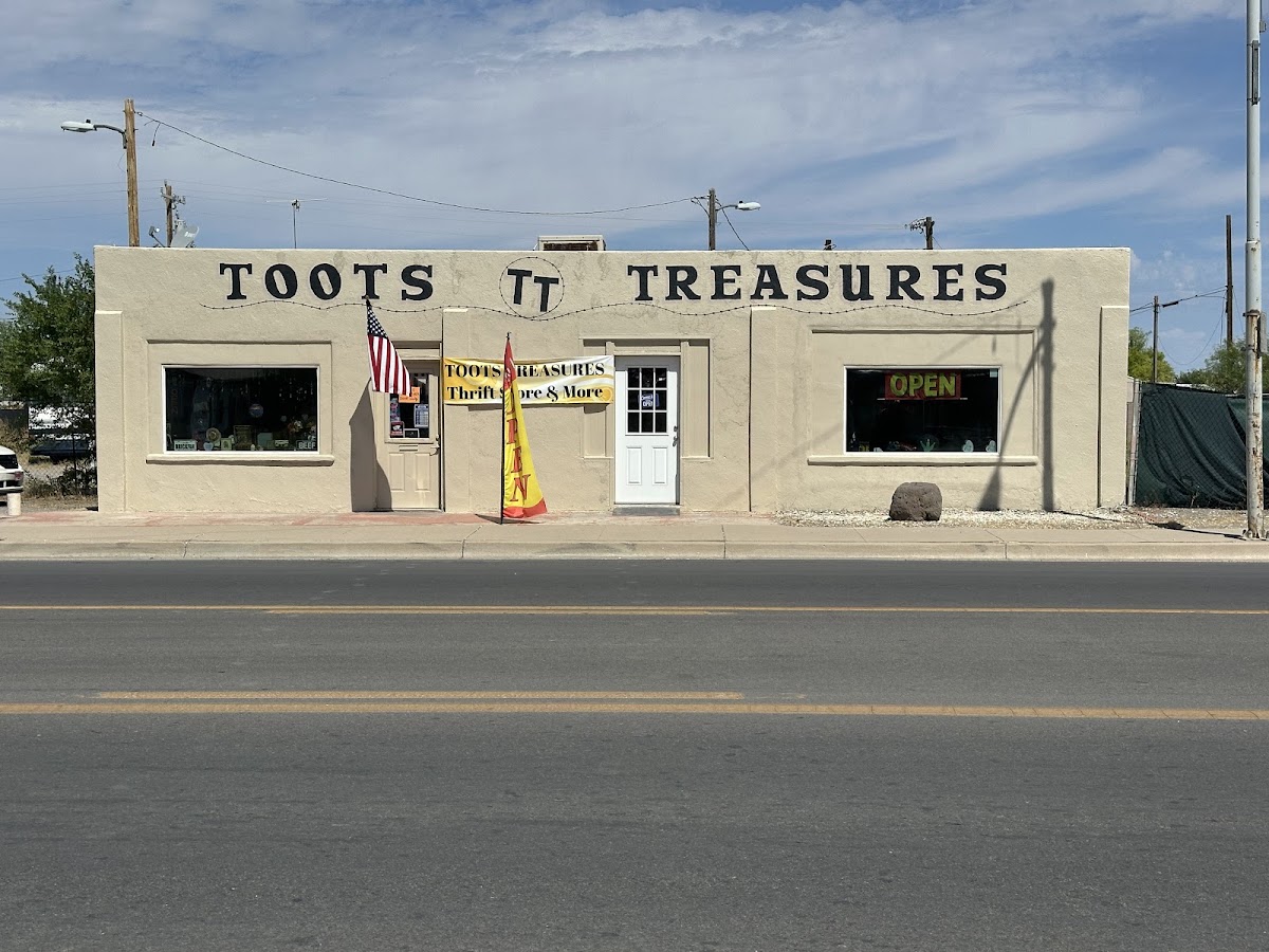 Toots Treasures, LLC in Willcox