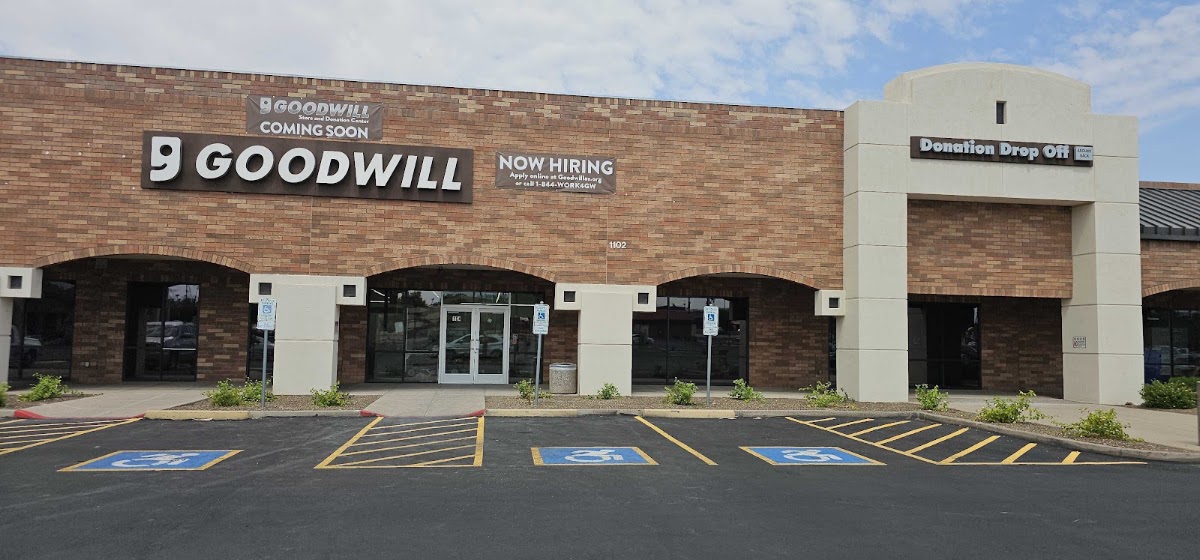 Brown & Higley Rd Goodwill Retail Store and Donation Center in Mesa