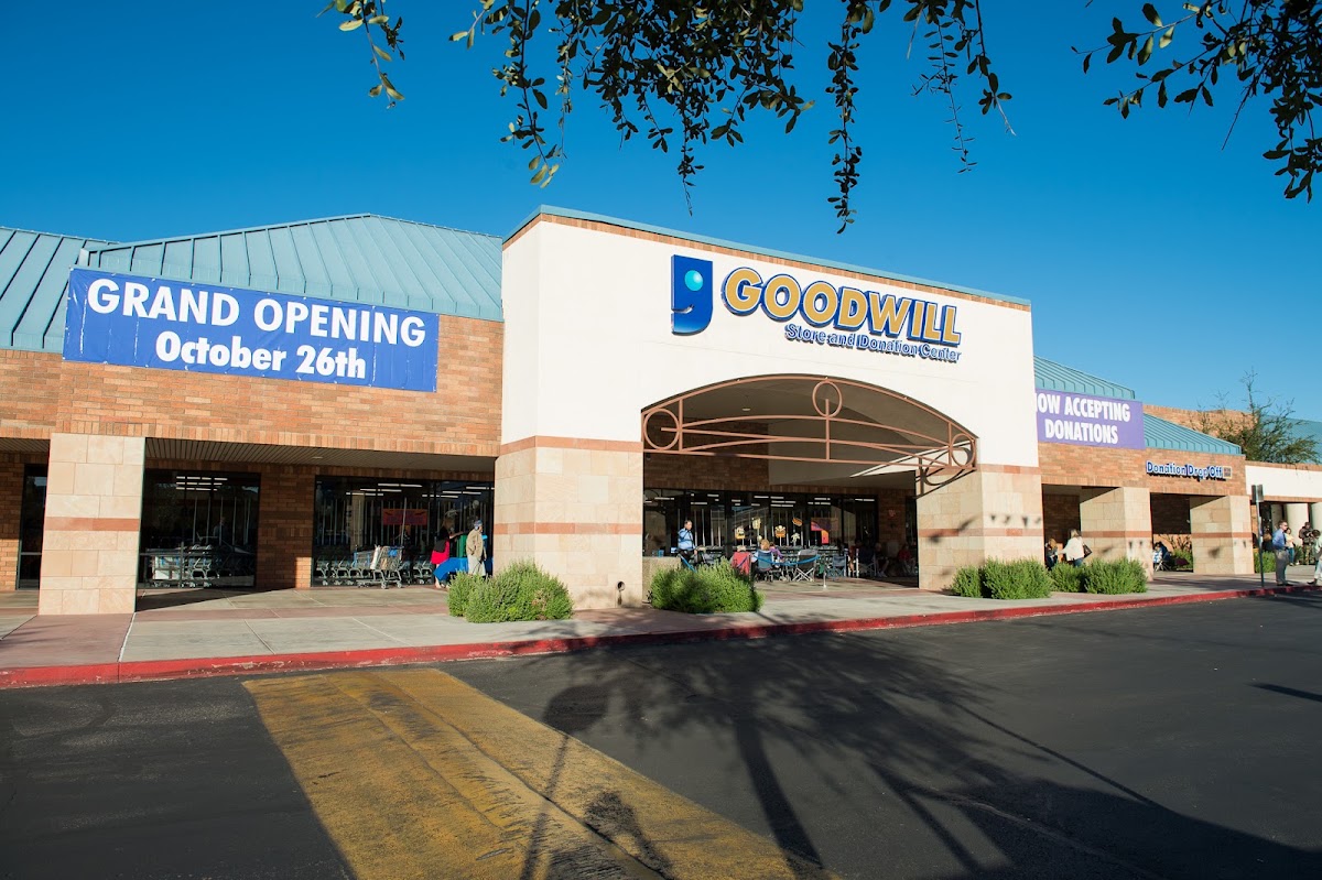 Scottsdale & Thunderbird Goodwill Retail Store and Donations Center in Scottsdale