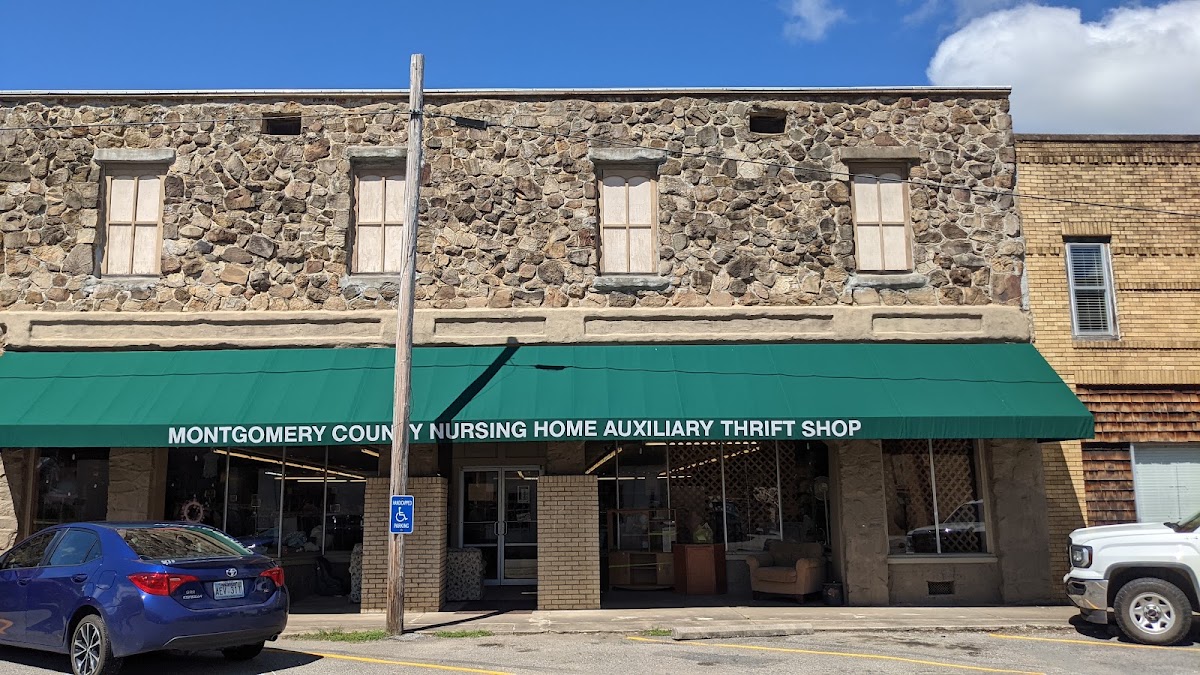 Senior Center Thrift Store in Mount Ida