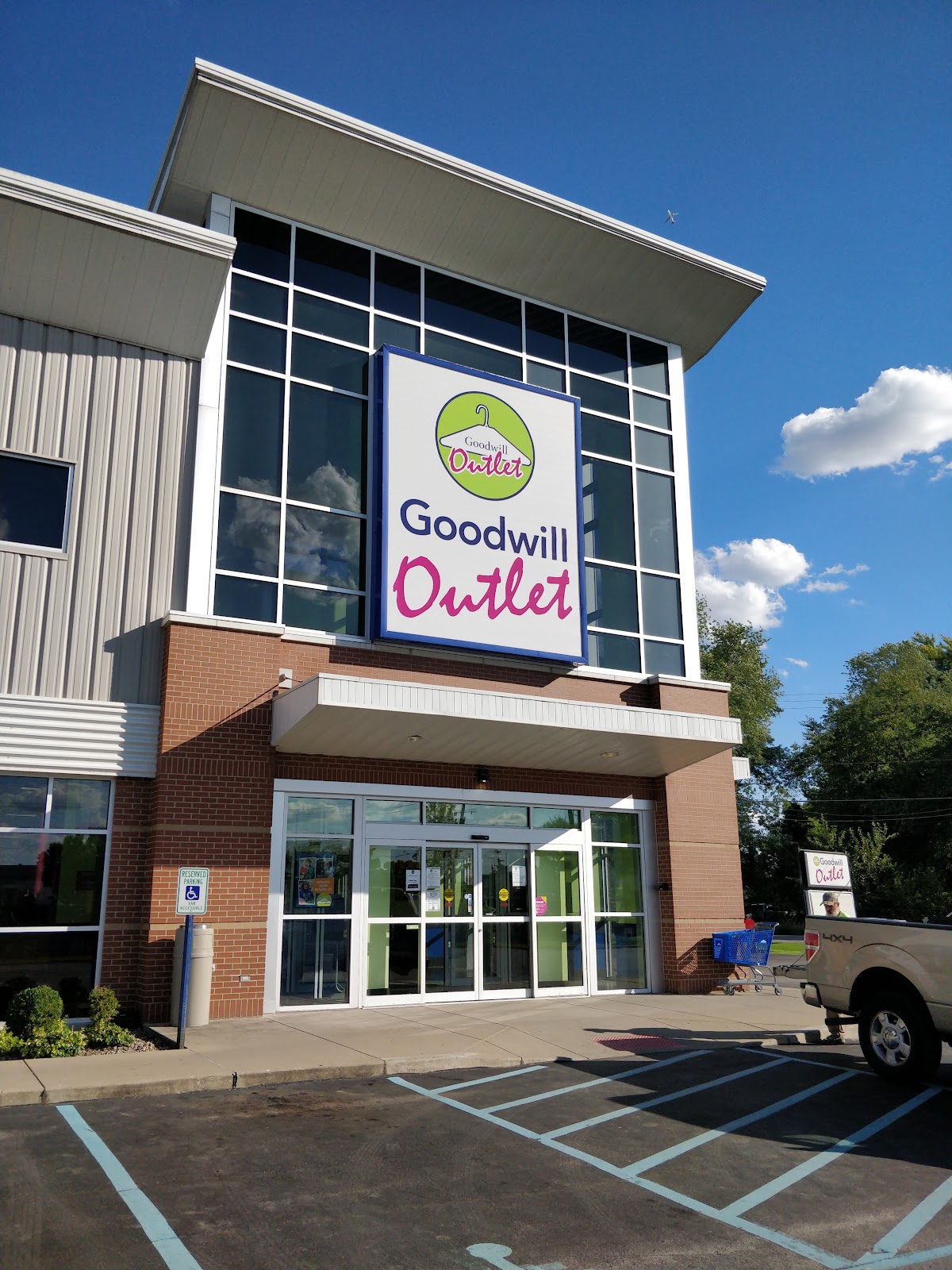 Goodwill Outlet Store in Clarksville