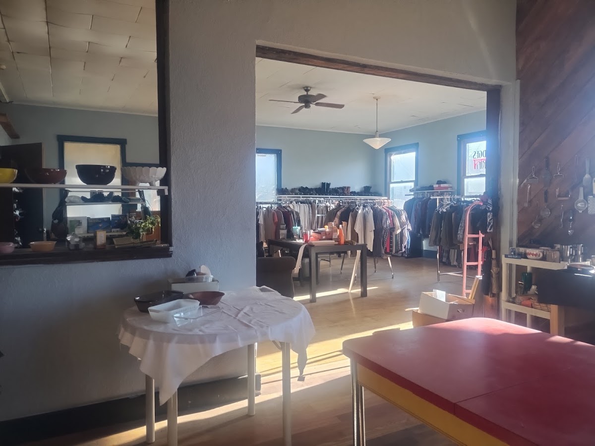 Bridges Thrift Store in Colville