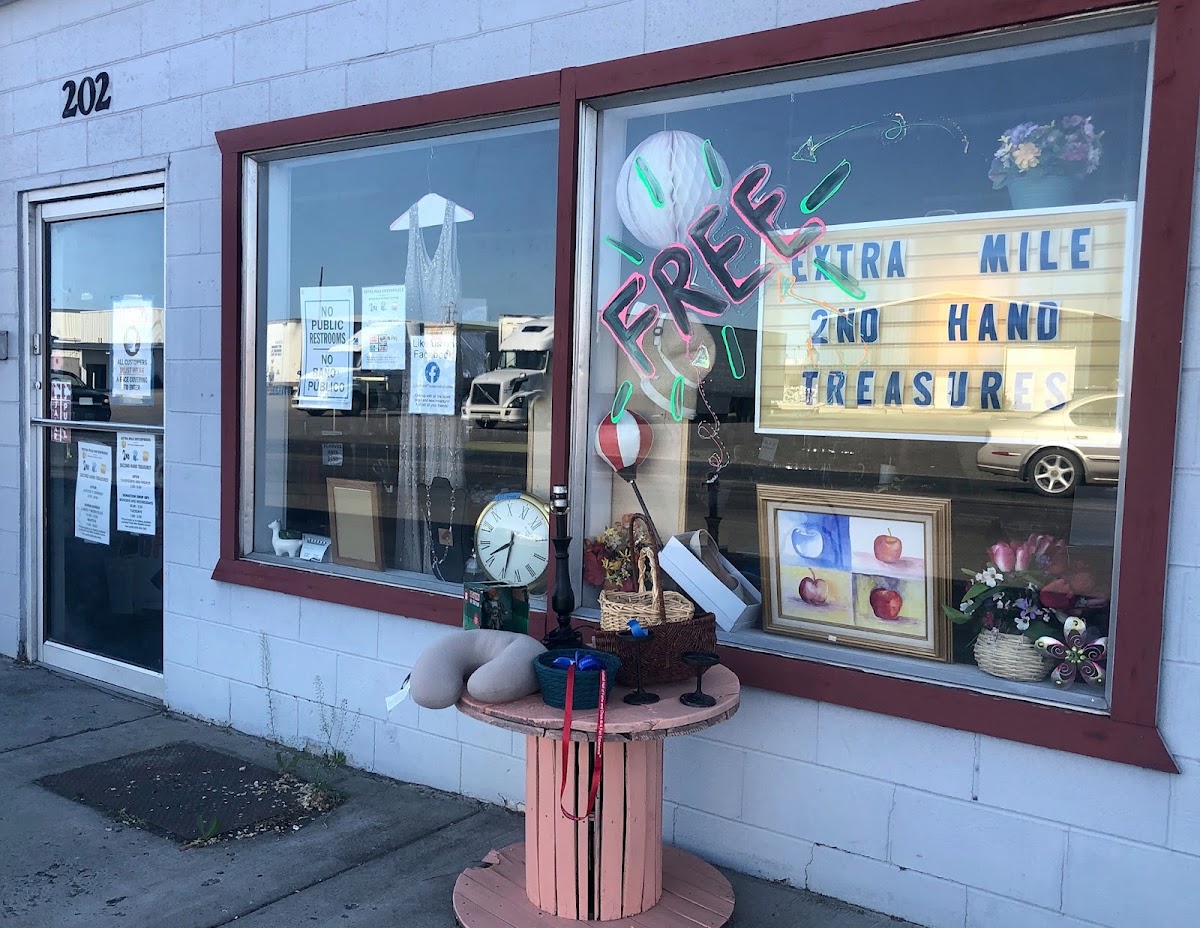 2nd Hand Treasures of Extra Mile Student Center in Grandview
