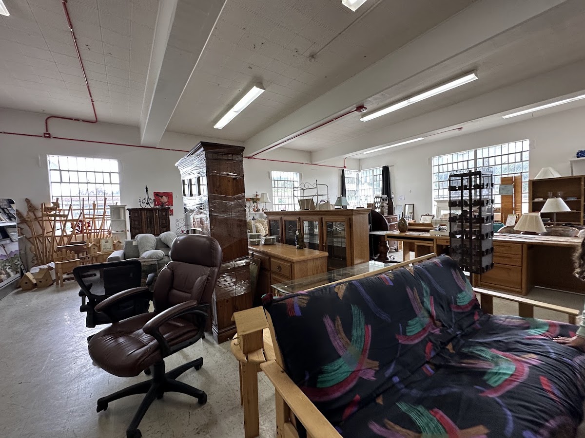 Rainier Thrift & Gift in Buckley