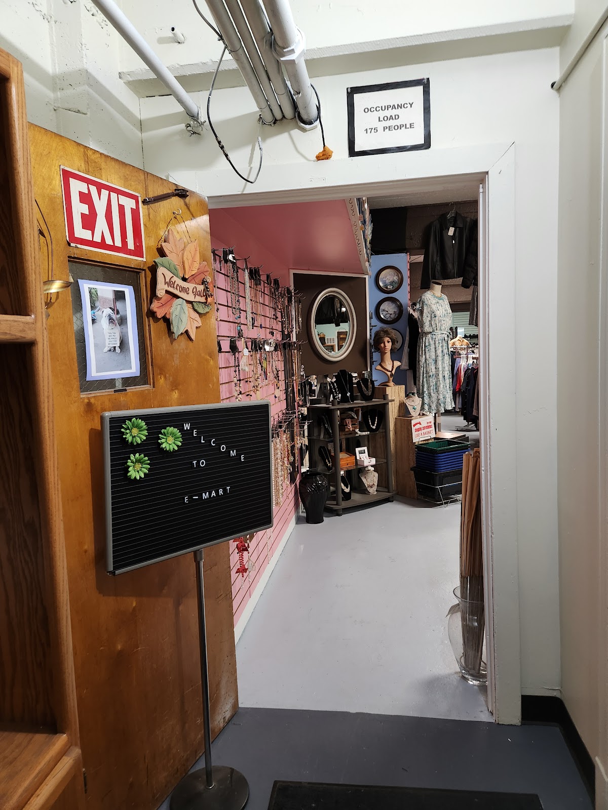 E-mart Eagles Lodge Thrift Shop in Olympia