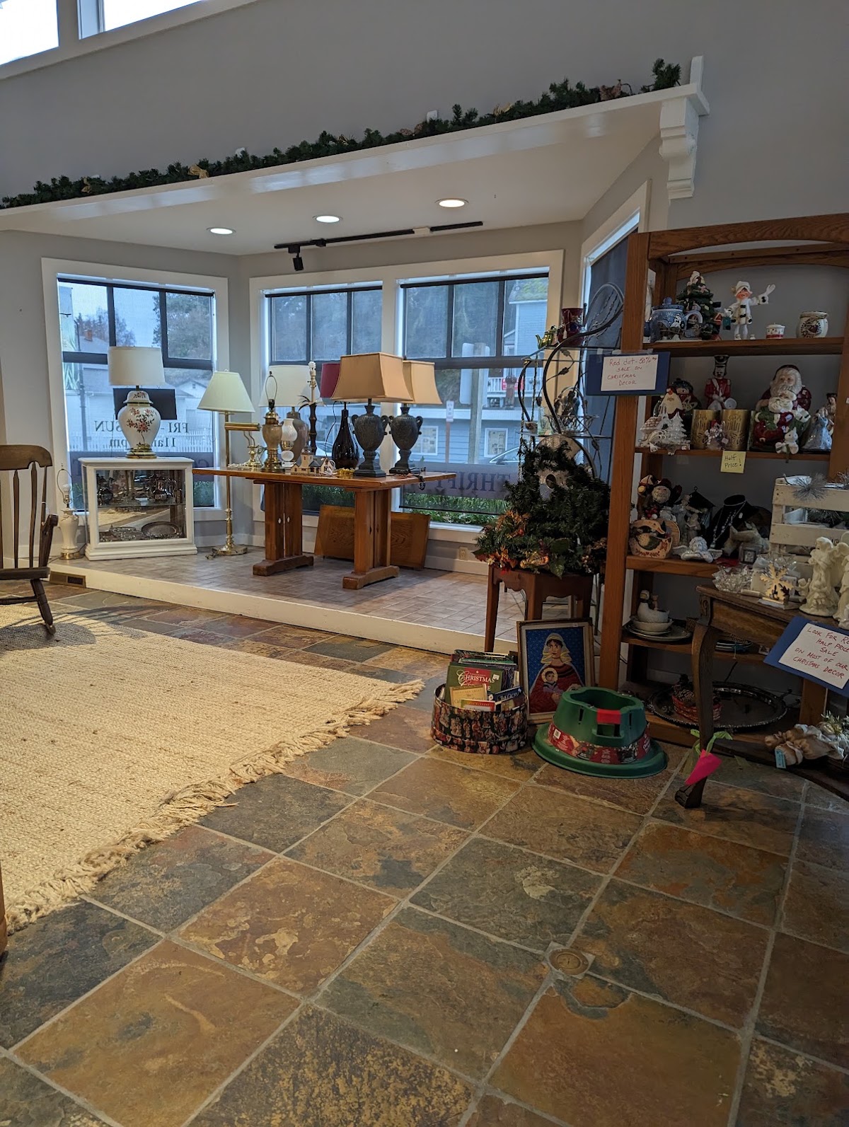 Vintage La Conner Non-Profit Thrift Shop in La Conner