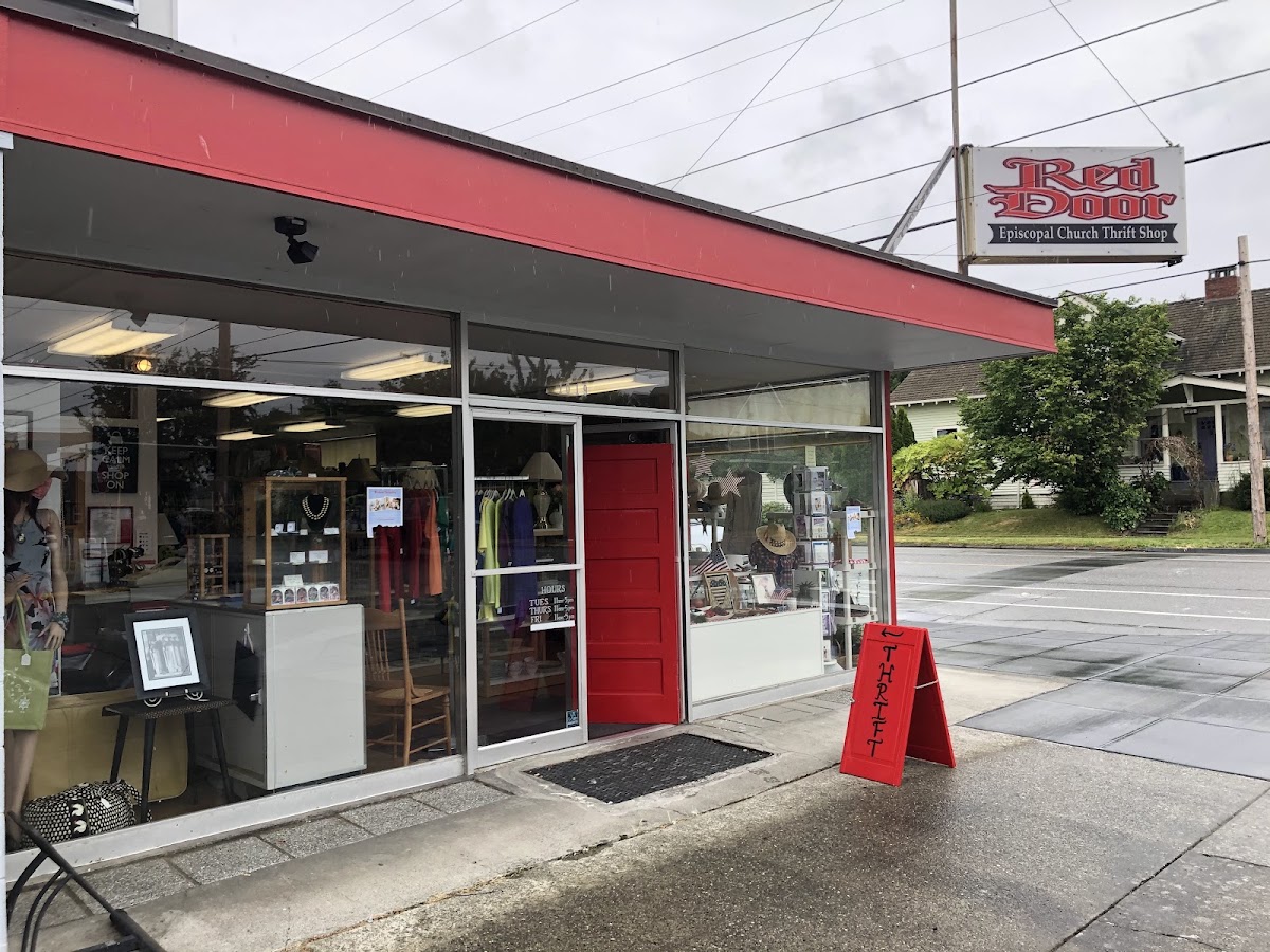 Red Door Thrift Shop in Anacortes