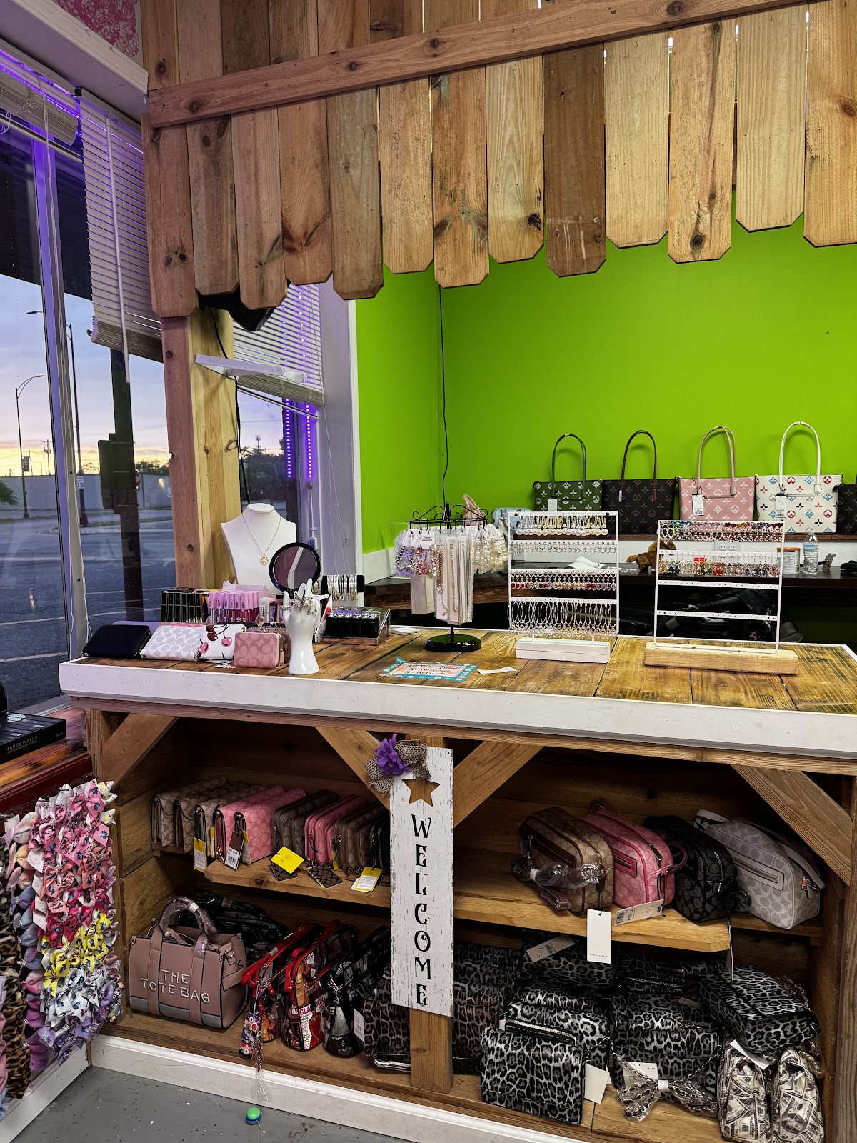 My Pink Closet Plus LLC in Derby