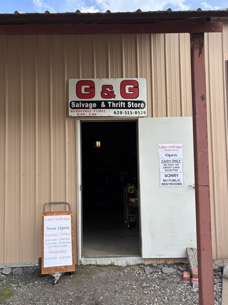 G&G Salvage & Thrift Store in Caney