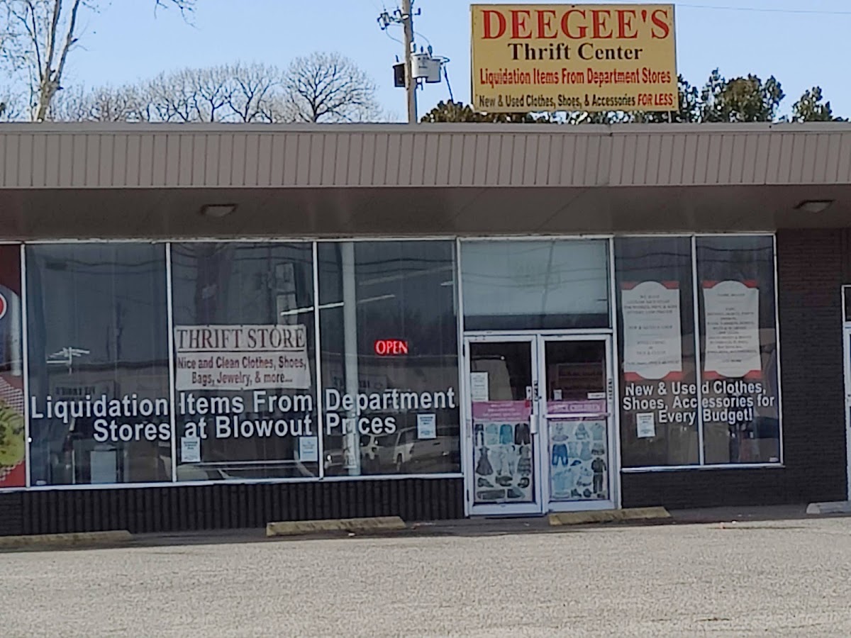 DEEGEE'S Thrift Store in Wichita
