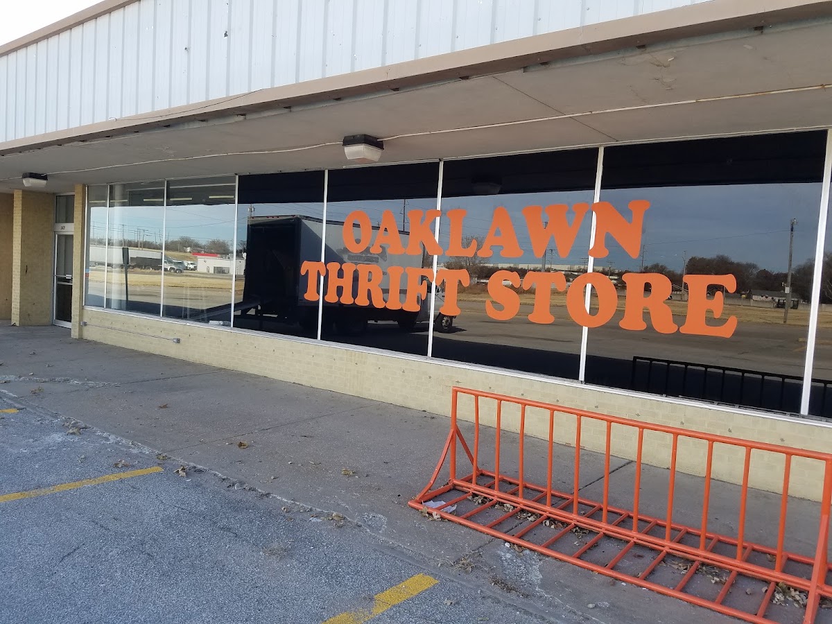 Oaklawn Clothing N' Stuff in Wichita