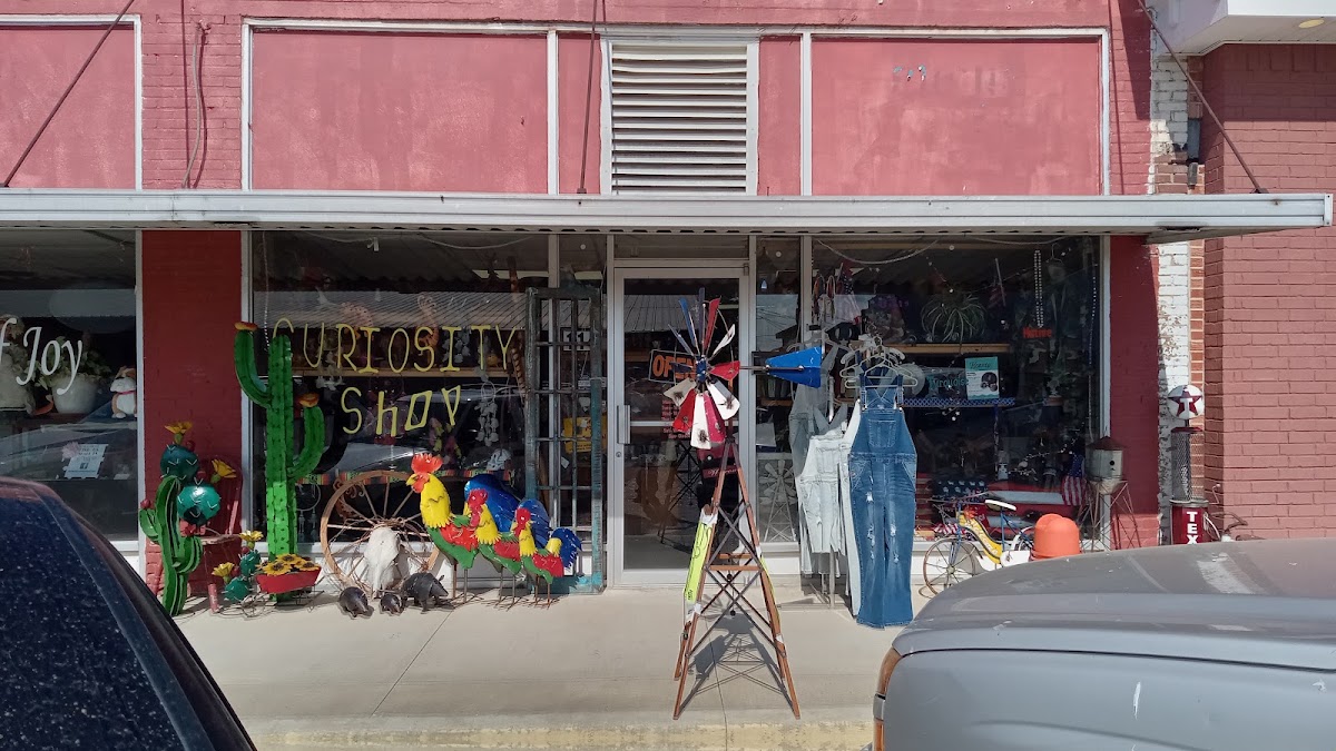 Curiosity shop in Antlers