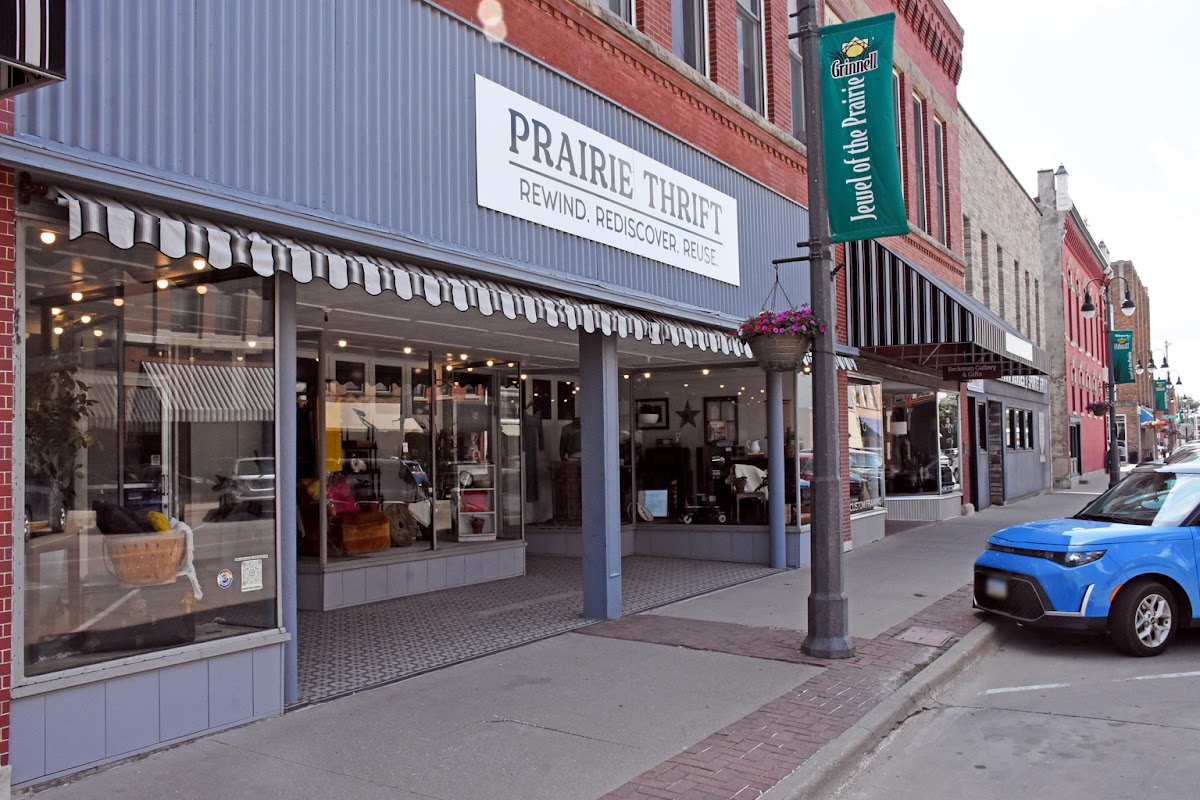 Prairie Thrift in Grinnell